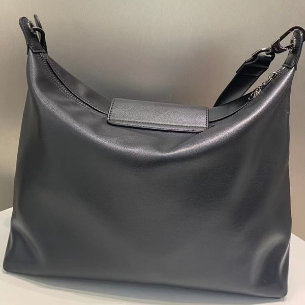 

2023 hot style black cowhide original single high-quality soft leather handbag shopping men's and women's fashion large-capacity beveled canvas lining computer