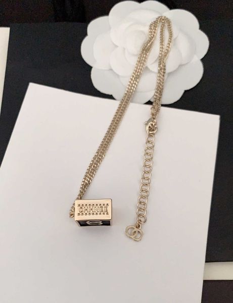 

accessories diamond ring luxury designer necklace flowers clover bangle women xiaoxiang personality black leather square pendant made of fem, Silver