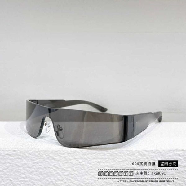 

2023 new luxury designer family b's new future technology wind sensing sunglasses ins popular online star same sunglasses bb0041, White;black