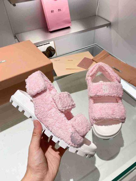 

miu designer luxury winter fish man barbie shoes style pink scandals woman shoes fur slippers popular fur slides fluffy shearling wool flat, Black