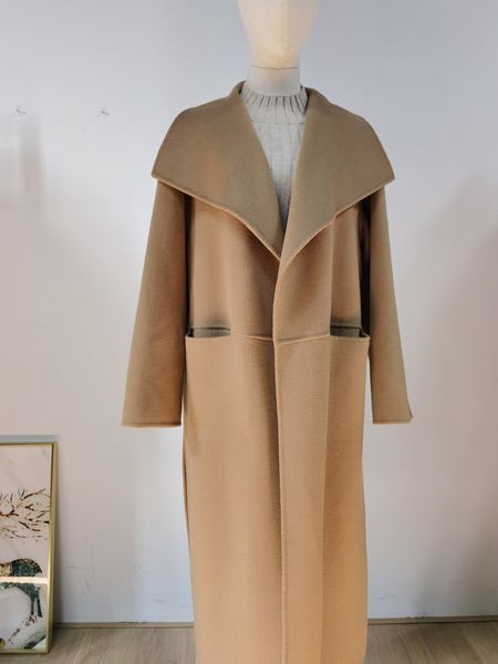 

the new toteme signature wool cashmere coat eggnog, Black