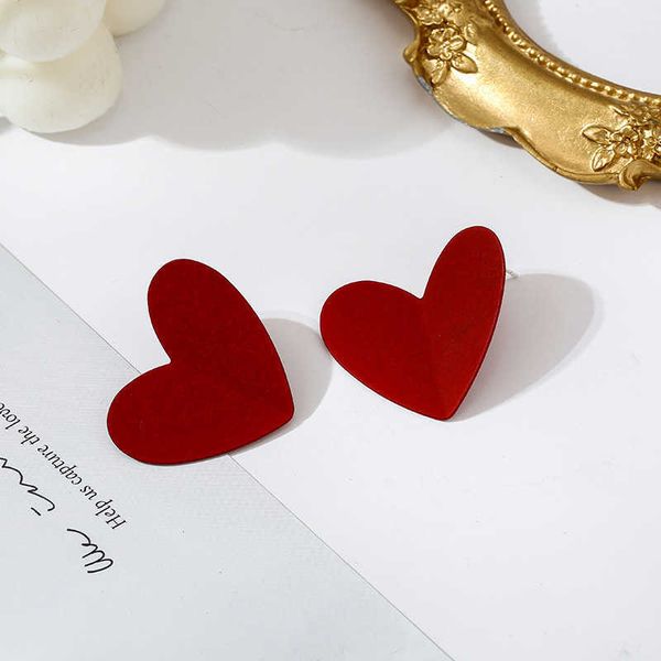 

charm vintage red love heart big earrings metal alloy large heart shaped statement stud earrings for women fashion accessories r230804, Golden