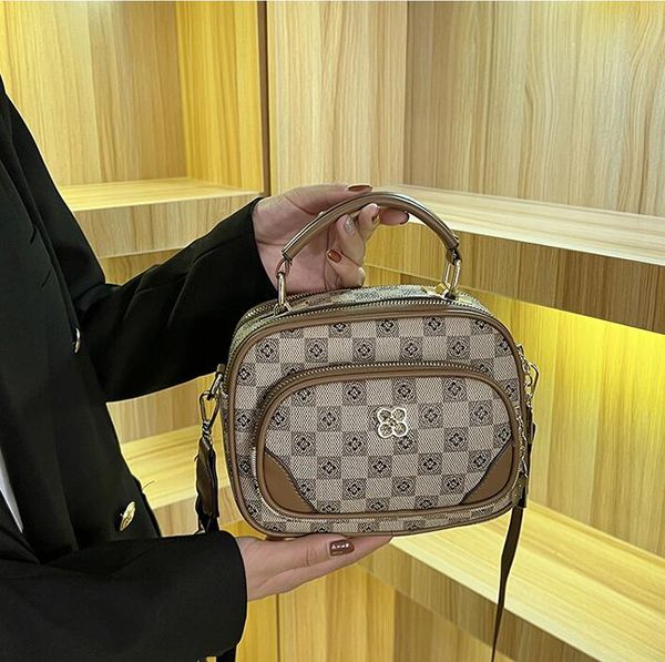 

factory wholesale ladies shoulder bag 2 small and thick printed leather handbags this year's popular plaid handbag multifunctional zipp