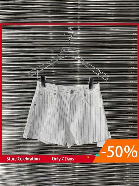 

22 early spring new women's fashion fashionable talent simple and casual versatile shiny diamond denim shorts, White;black