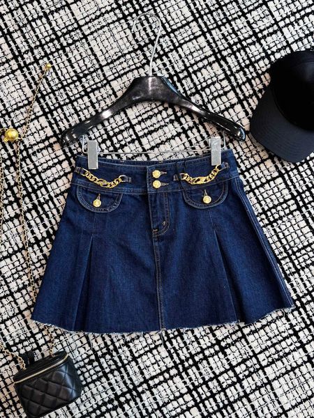 

2023 runway fashion autumn vintage blue color denim half skirt women's chain waist pleated half skirt, Black