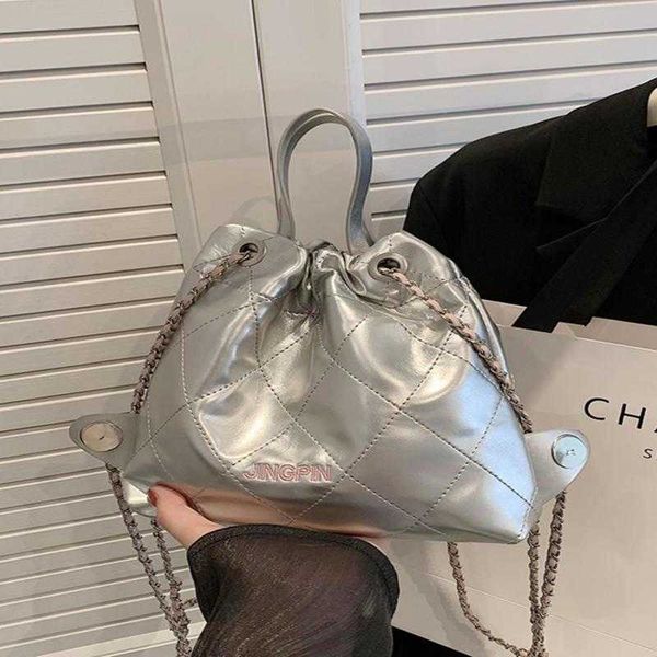 

women's diamond fashion design bag fall and winter new hundreds of chain small backpack handheld bucket bag 0809