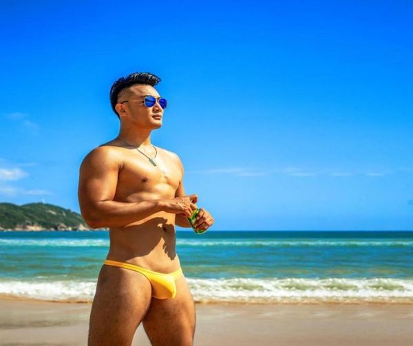 

men039s shorts 2021 yellow bright tight low waist men swimwear beach halfpack hip bikinis swim briefs pool swimsuits2368603, White;black