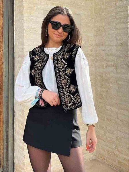 

women's vests woman sequin embroidered velvet vest fashion vintage sleeveless o-neck black vests spring causal slim street lady 230803, Black;white