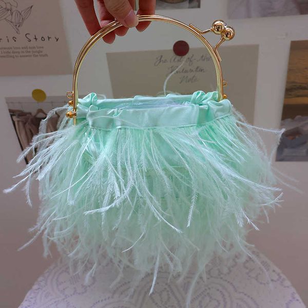 

evening bags minimalist and fresh ostrich hair fairy women s bag feather handheld pearl chain wedding party 230804