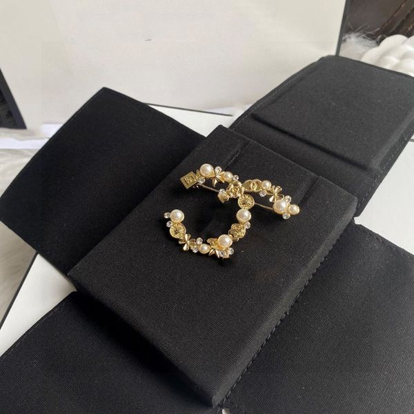 

designer ccity brooches for women luxury pearl pins retro jewelry gifts fashion accessories dl2023, Gray