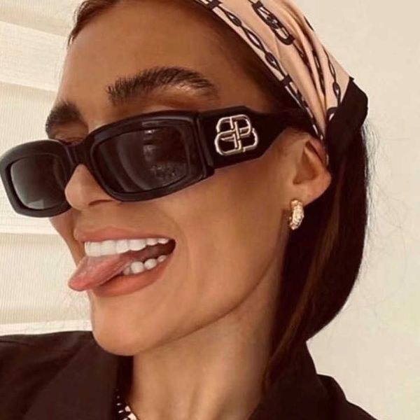 

2023 new bb fire big frame super personality avantgarde sunglasses men's and women's fashion, White;black