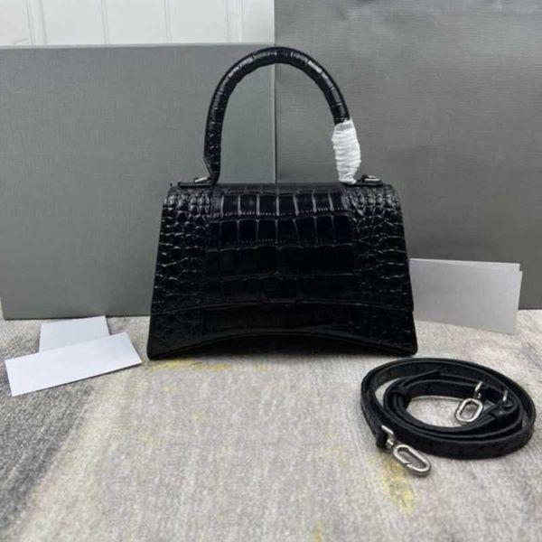 

2023 factory direct sales classic hourglass cowhide curved half-moon plain alligator hourglass single-shoulder cross-body portable bag for w