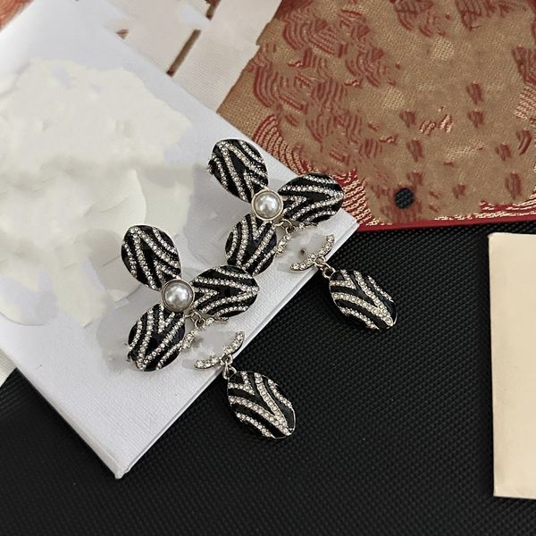 

various simple luxury desinger letter ccity stud long dangle earrings pearl tassel channel crystal wedding party jewelry accessories ax36j, Golden;silver