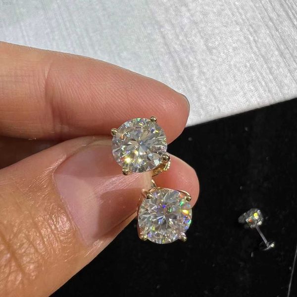 

2ct 10k yellow earings one pair shinning moissanite customized, Golden