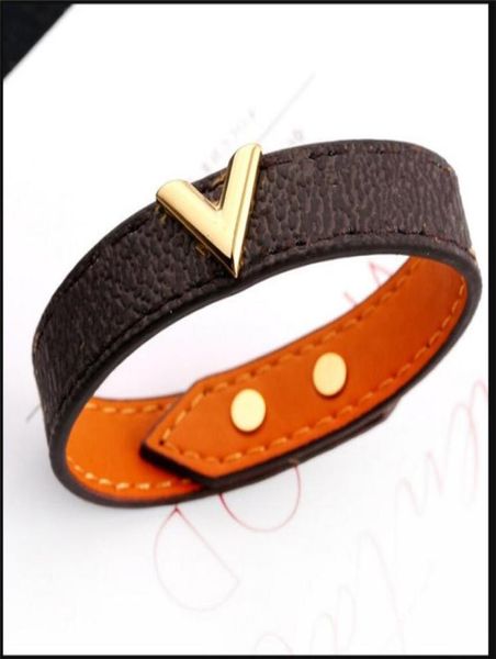 

pu titanium steel material neutral decorative bracelet luxury designer jewelry women bracelets v bracelet mens bracelets1774819, Golden;silver