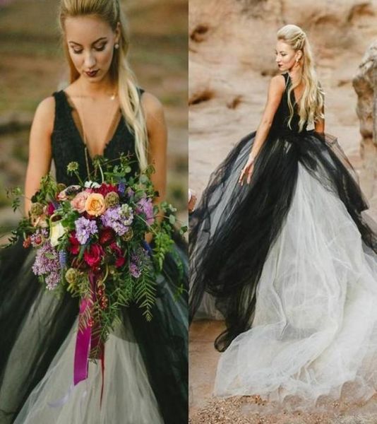 

2017 vintage black and white wedding dress gothic deep v neck sleeveless lace tulle skirt beach bridal gowns backless brides w3692191