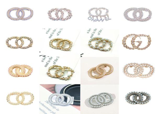 

classic double letters crystal pearl pin brooches luxury designer men women gold silver plated jewelry for for suit dress cape buc1897625, Gray