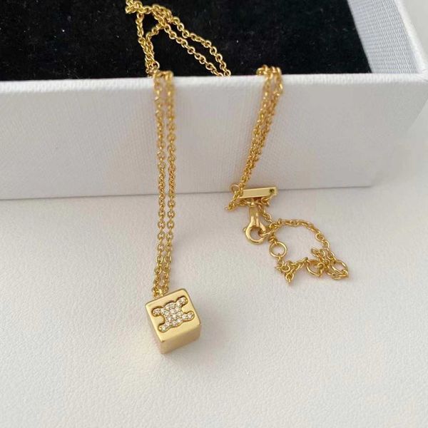 

french arc de triomphe with diamond inlaid three-dimensional square necklace light luxury and high-end feeling small sugar clavicle chain, Silver