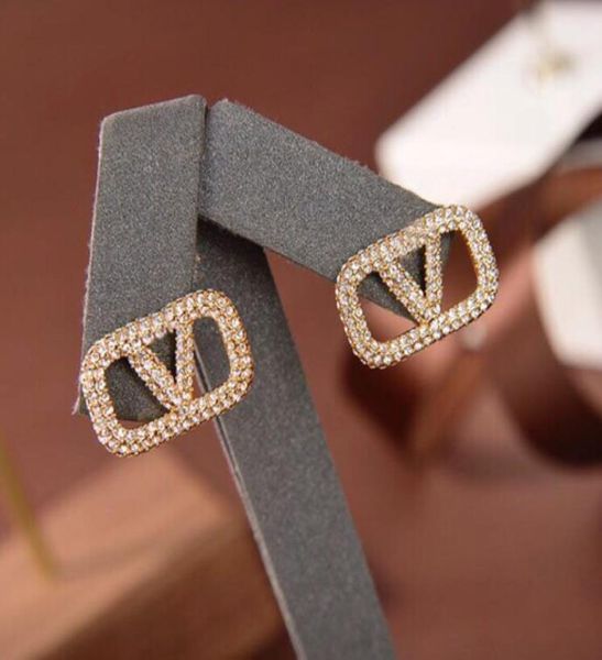 

classic cz diamond letters charm earring stud fashion gold designer earrings jewelry women lady party wedding lovers gift engageme8111749, Golden;silver
