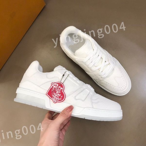 

2023 new luxurys man woman downtown leather sneakers sporty shoes wholesale white black blue casual shoe rubber sole trainer sneaker size 39