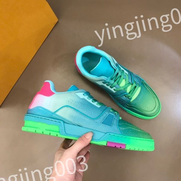 

2023 new luxury sneakers designer calfskin casual shoes reflective shoes vintage leather trainers all-match stylist sneaker leisure shoe rd2, Black
