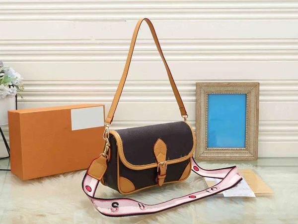 

luxurys designer bag diane satchel tote bag monograms old flower handbag with jacquard cross-body strap shoulder bag classic women leath