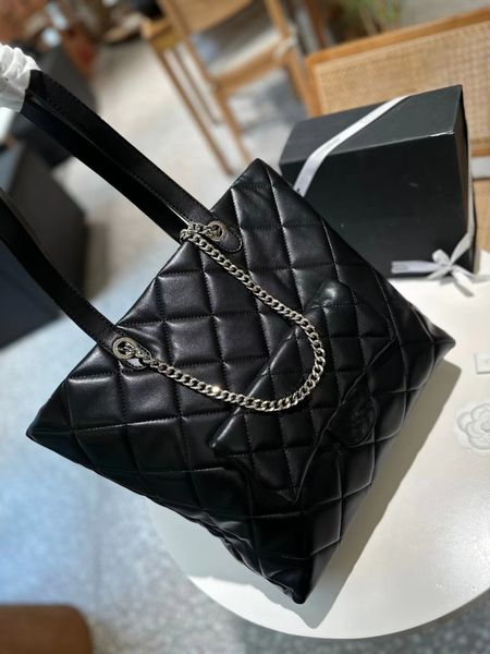 

new fashion design classic women's luxury handbag texture pop fashion versatile large capacity diagonal bag size 33 * 31