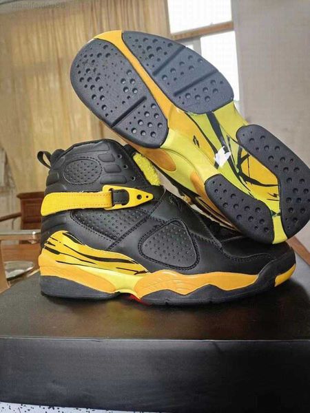 

with box 2022 8 taxi basketball shoes men women black yellow 8s sneaker