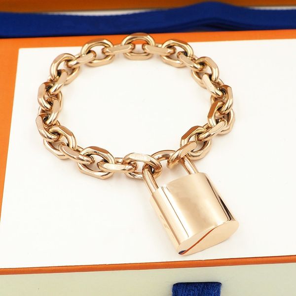 

designer bracelet luxury luis bracelet vuttonity pearl 18k gold brand love bracelet charm bracelet sparkling crystal party jewelry fdsyat, Golden;silver