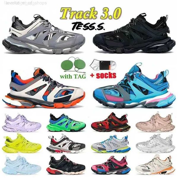 

casual shoes casual shoes tracks designer track 3 3.0 triple white black mans sneakers gomma leather trainer nylon printed tesss platform tr