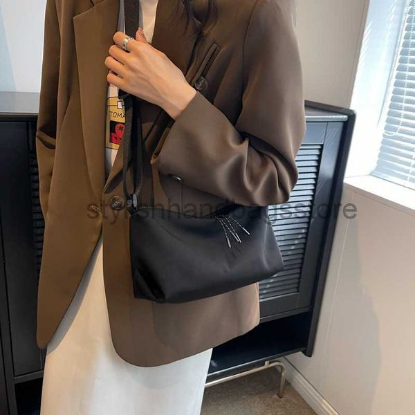 

shoulder nylon pillow boston couple 2023 spring/summer new fashion versatile large capacity oblique straddle bagstylishhandbagsstorestylishh