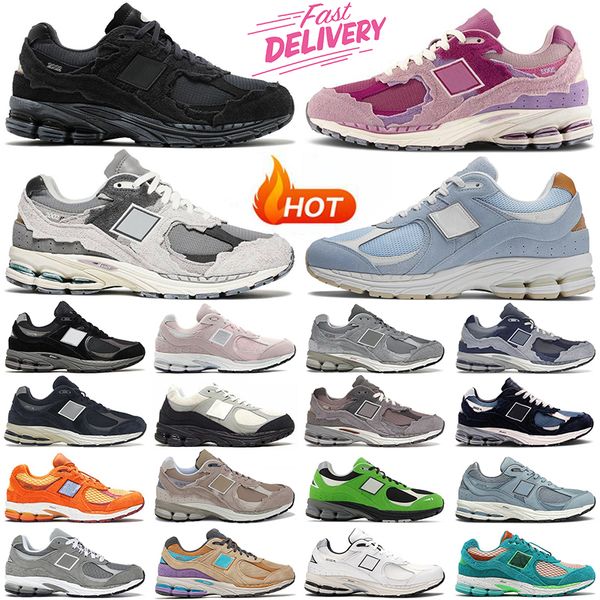 

new 2002r casual shoes nb 2002r men women 2002 designer sneakers protection pack phantom rain cloud pink black white grey purple mens womens
