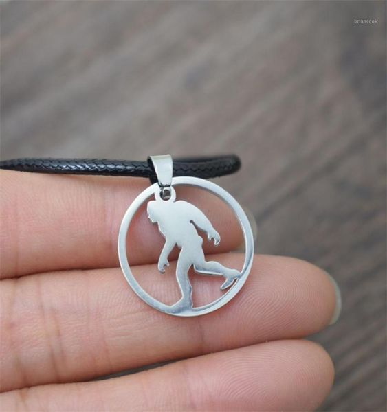 

pendant necklaces 10pcs stainless steel round sasquatch necklace1pendant4126361, Silver