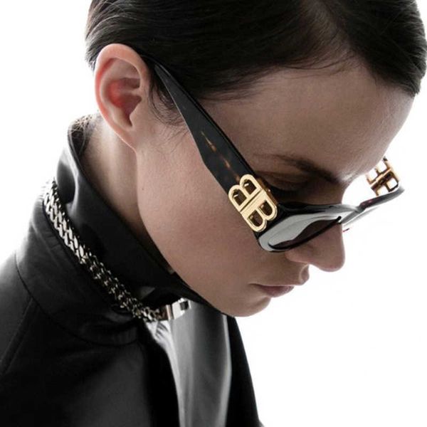 

2021 fashion small frame bb sunglasses in personalized cat's eye trend street p sunglasses, White;black