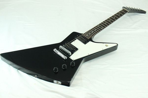 

explor er 76 2004 electric guiter as same of the pictures