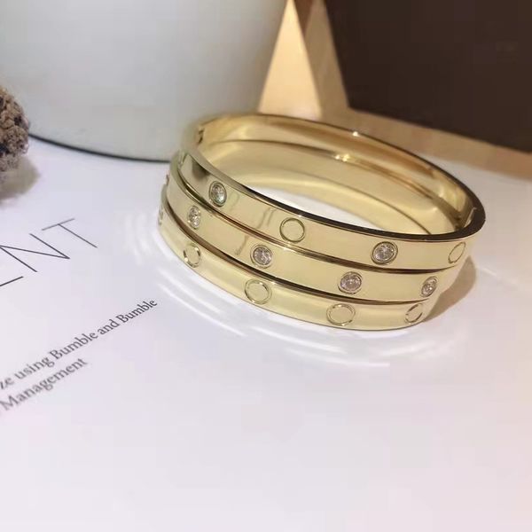 

fashion brand cuff bracelet luxury couple clasp diamond designer bracelet for women 18k gold titanium steel men's bracelet gift, White