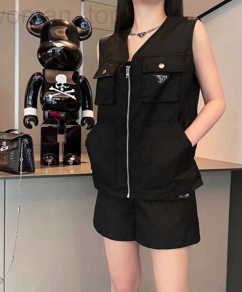 

women's two piece pants designer 2023 p family summer new nylon workwear style triangle vest+metal buckle high waist shorts set for wom, White
