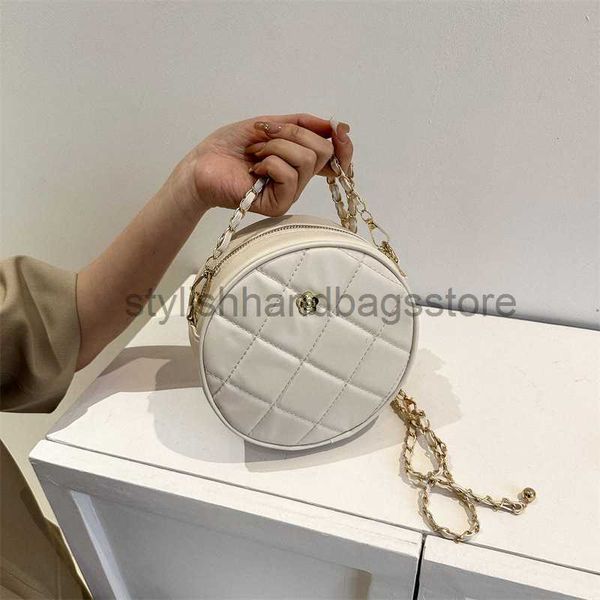 

shoulder popular women's with niche design spring 2023 new fashionable and simple one shoulder crescent moon casual commuting bagstylis