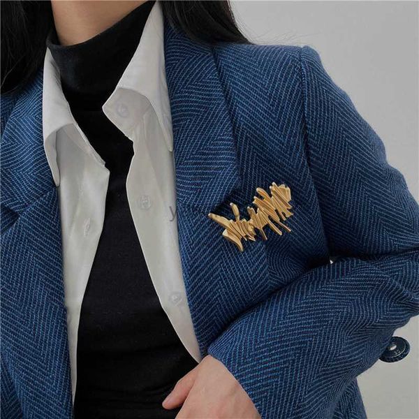 

pins brooches rabbit rose brooch for women nice design elegant corsage fashion brooches pin dress trendy zircon jewelry accessories party gi, Gray