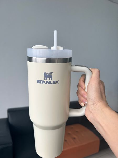 

1pc with logo stock stanley quencher 40oz h2.0 tumblers 1:1 same logo stainless steel handle lid straw big capacity beer mug water bottle cu