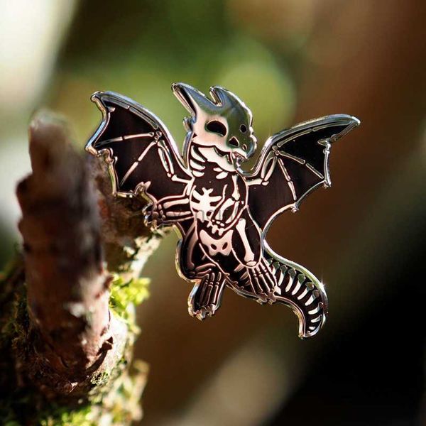 

pins brooches cartoon dinosaur skeleton glying dragon skull hard enamel brooch plant badge backpack collar coat pin punk party gift brooch h, Gray