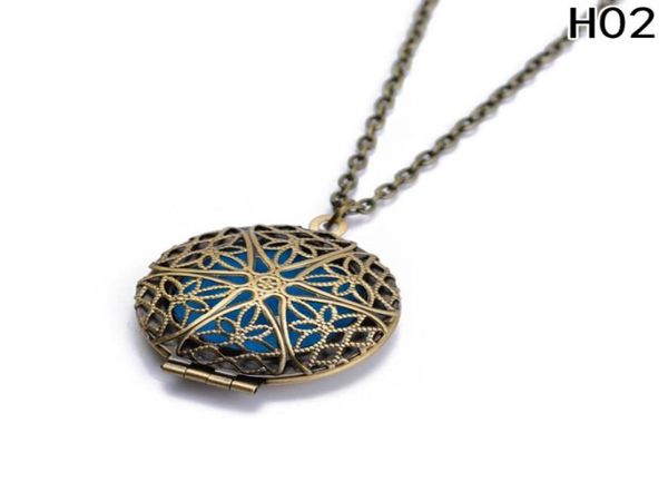 

1pc antique bronze color aromatherapy aroma essential oil perfume hollow diffuser pendant necklaces for gift8420764, Silver