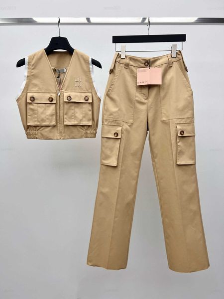 

designer women tracksuits girl sports suit size s-l 2pcs sleeveless v-neck vest and side pocket decorative pants july30, White