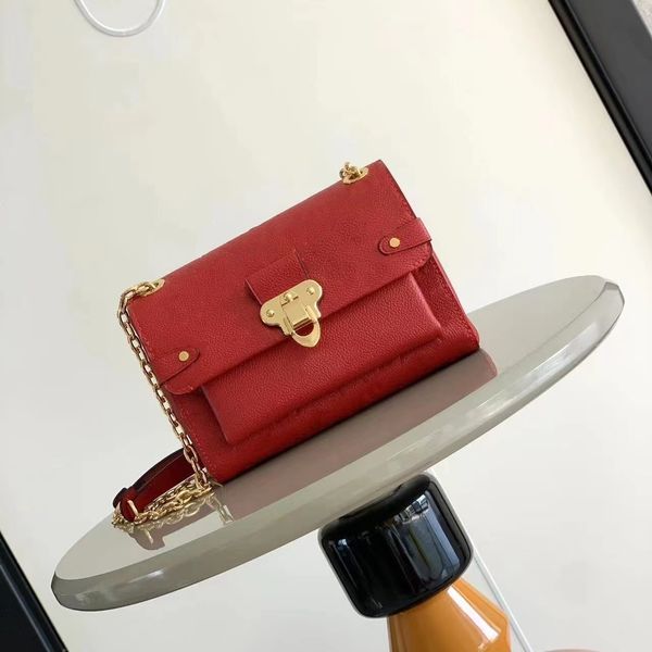 

classic 2023 design crossbody bag embossed leather handle bag with gold chain strap and a clasp fashion shoulder bag for women