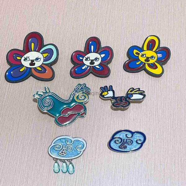 

pins brooches 2022 kpop new kpop bann boys v design cloud flower brooch set fashion trend accessories men and women jewelry fan gifts hkd230, Gray