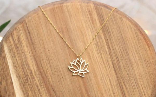 

10pcs gold silver personalized pretty metal flowers necklace yoga petal necklace plant flower lotus necklaces lotos necklaces4836410