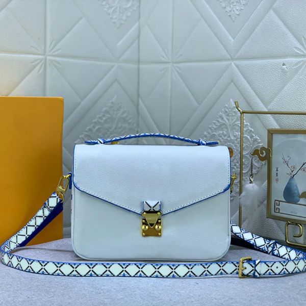 

2023 new fashion messenger bag watercolour old flower handbag classic letter shoulder crossbody bags multi pochette handle totes removable a
