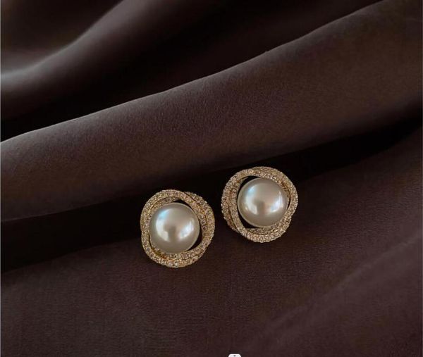 

z60 simple real gold plated luxury brand designers letters stud geometric famous women round crystal zircon steel seal earring wed2702306, Golden