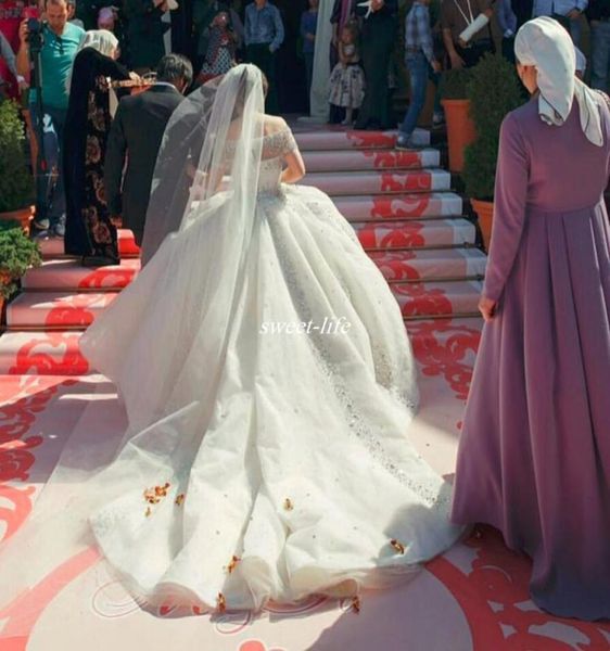 

luxury white puffy ball gown wedding dresses off shoulder tulle 2020 vintage plus size bridal gowns1695785