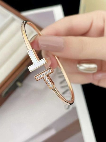 

fashionable and high-end opening double t full diamond bracelet for women 18k gold family white fritillaria couple trend, Black